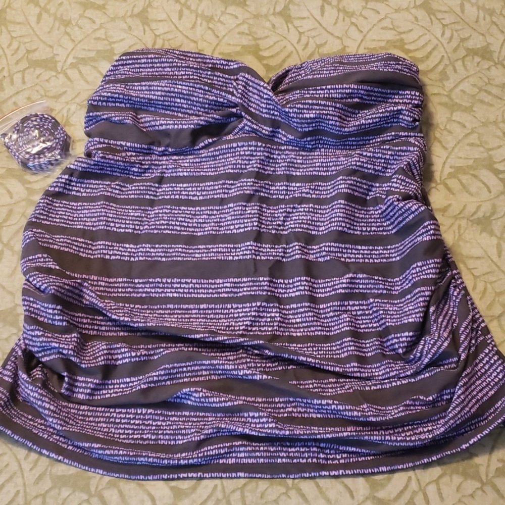 Liz lange maternity swim top